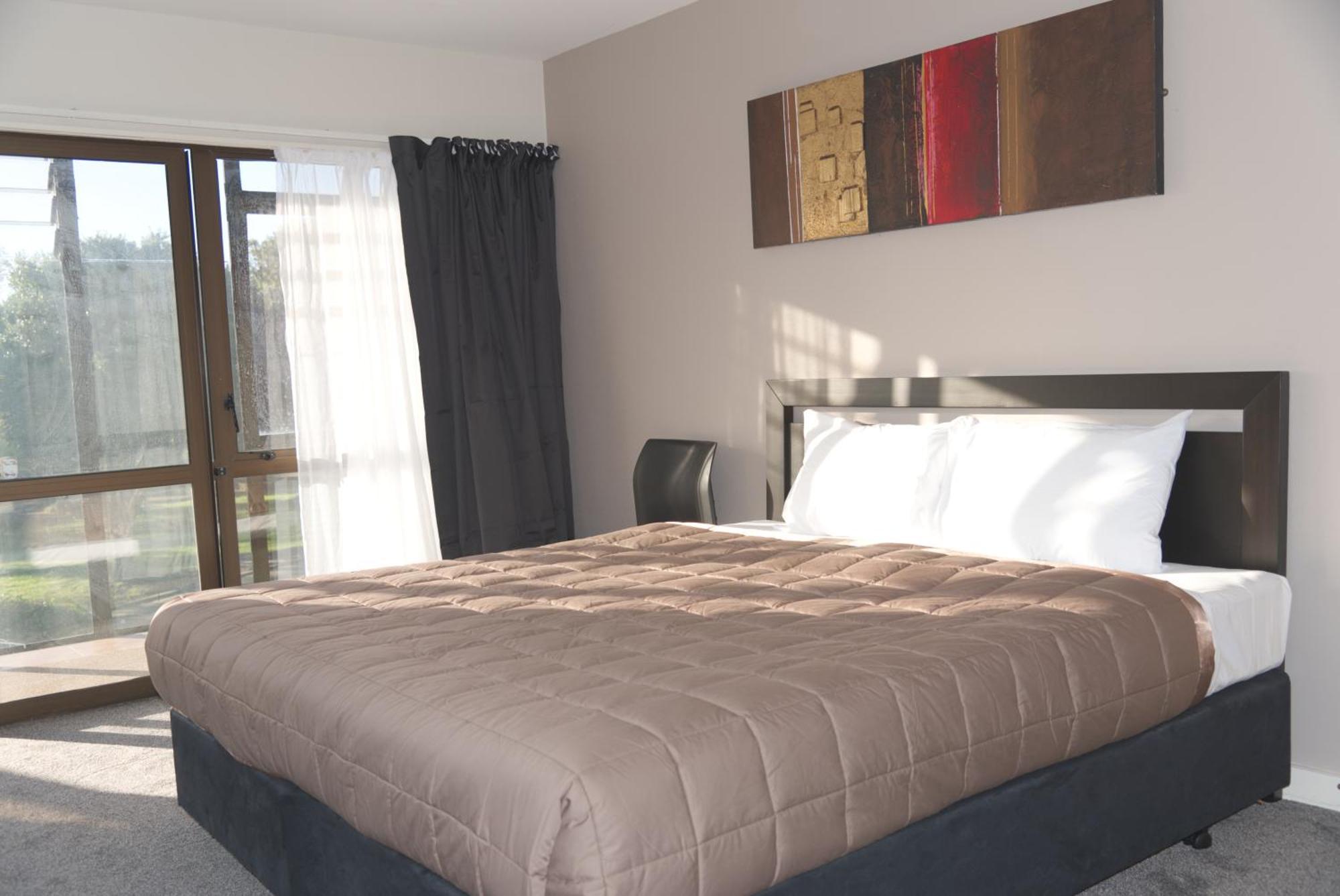 Aotea Lodge Porirua Eksteriør bilde