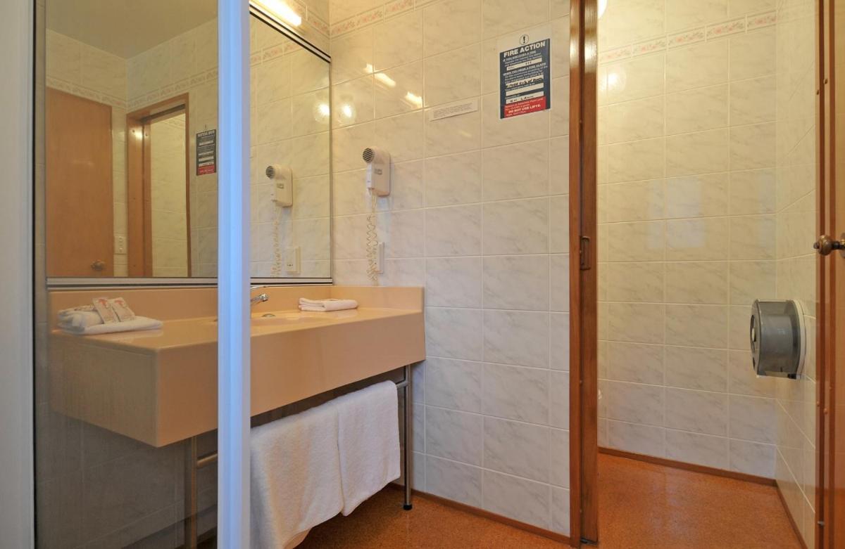 Aotea Lodge Porirua Eksteriør bilde